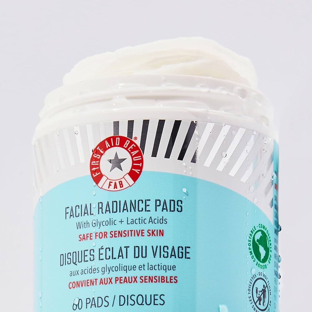 First Aid Beauty Facial Radiance Pads 60 Pads