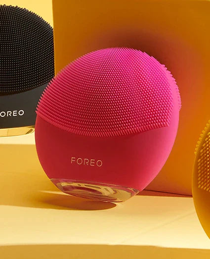 FOREO LUNA mini 3 Smart Facial Cleansing Massager Fuchsia