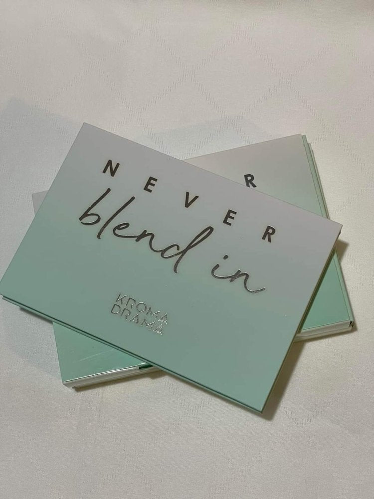 Kroma Drama  Eye Shadow Palette