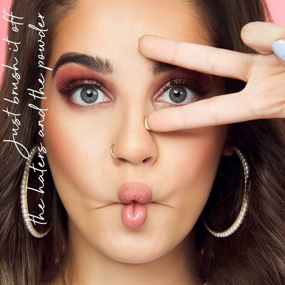 Kroma Drama  Eye Shadow Palette