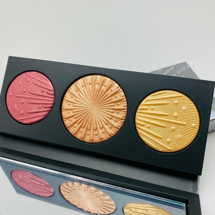 MAC – Flashing Ice Extra Dimension Skinfinish – Deep