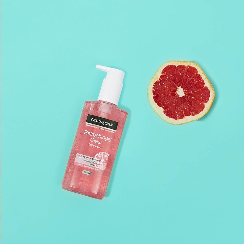 Neutrogena  Refreshingly Clear Facial Wash with Pink Grapefruit 200ml